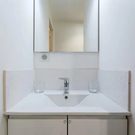 Comfortable Studio 2nd District Centre Presqu'ile Apartment